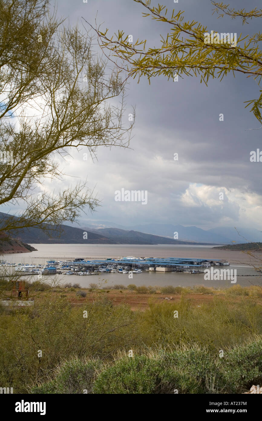 Theodore Roosevelt Lake, une partie du système d'approvisionnement en eau pour Phoenix Banque D'Images