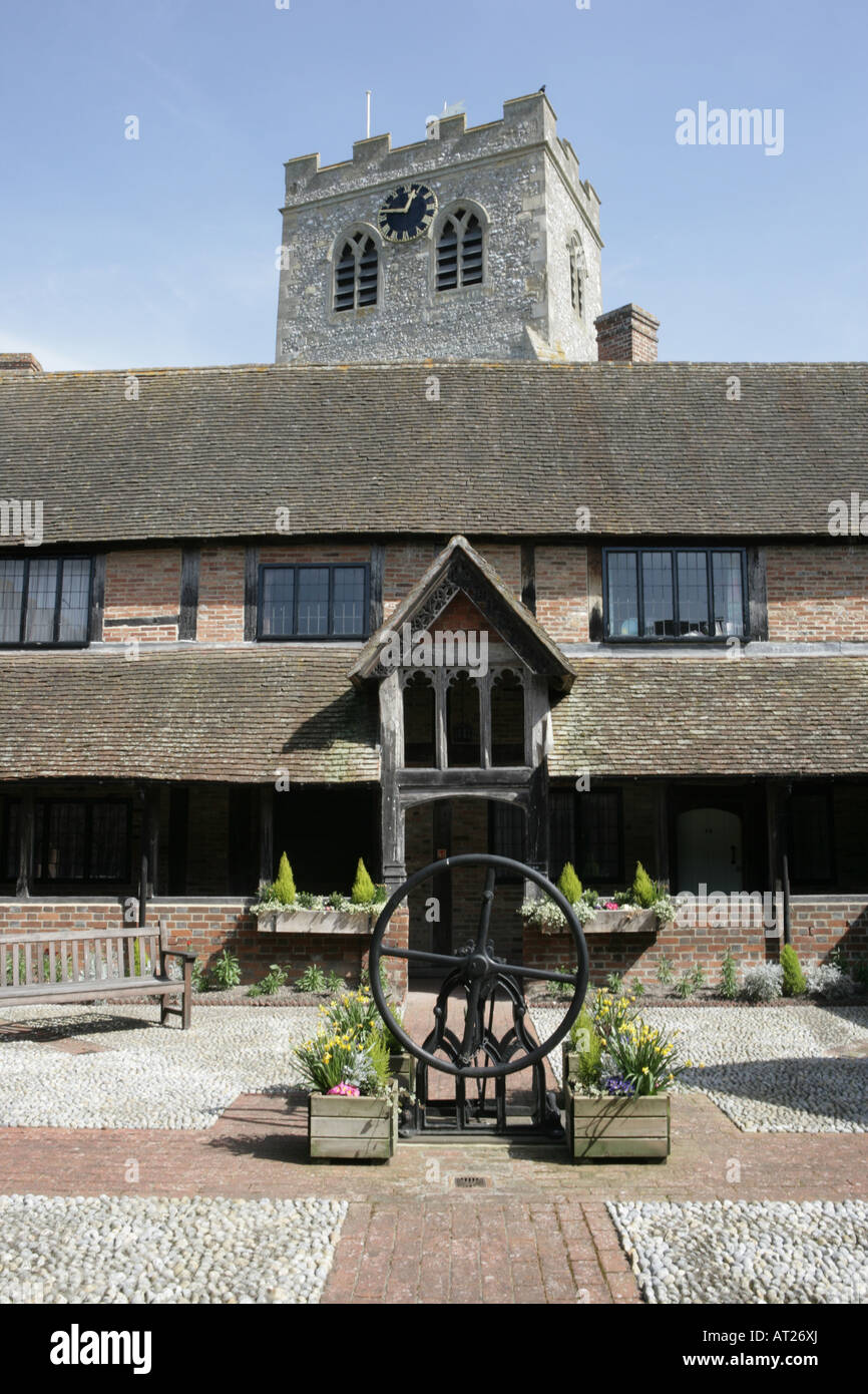 La cour et le cloître s à l'hospices dans l'Oxfordshire village de Ewelme à côté de l'église St Mary Banque D'Images
