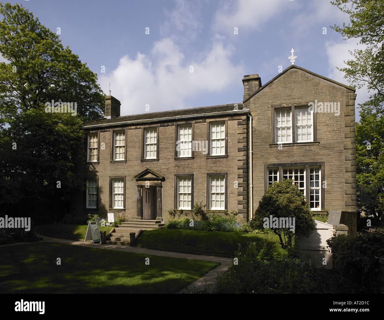 BRONTE PARSONAGE MUSEUM VILLAGE HOWARTH YORKSHIRE ANGLETERRE Banque D'Images
