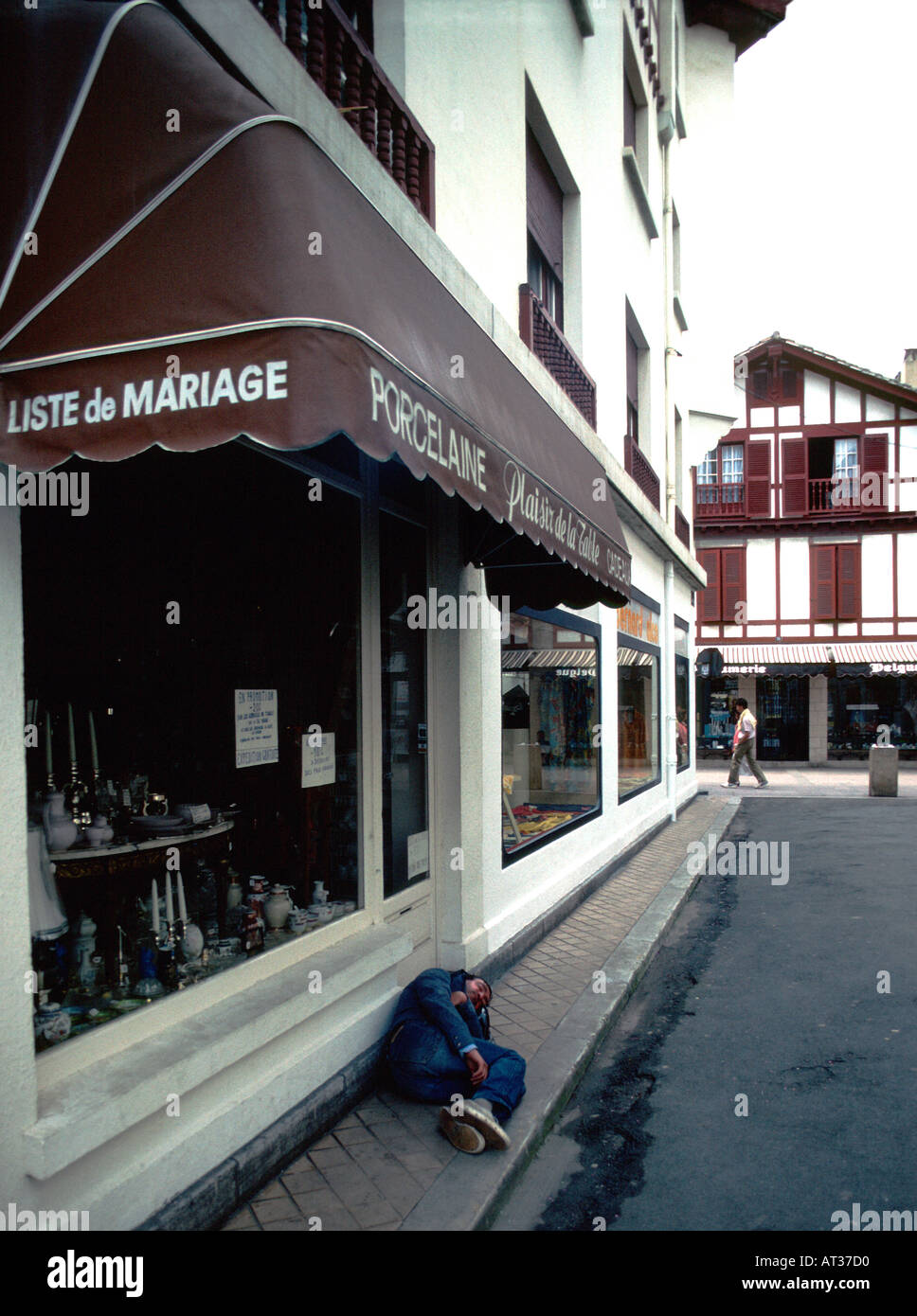 En le faisant sortir à St Jean de Luz Bayonne Sud Ouest France Europe Banque D'Images