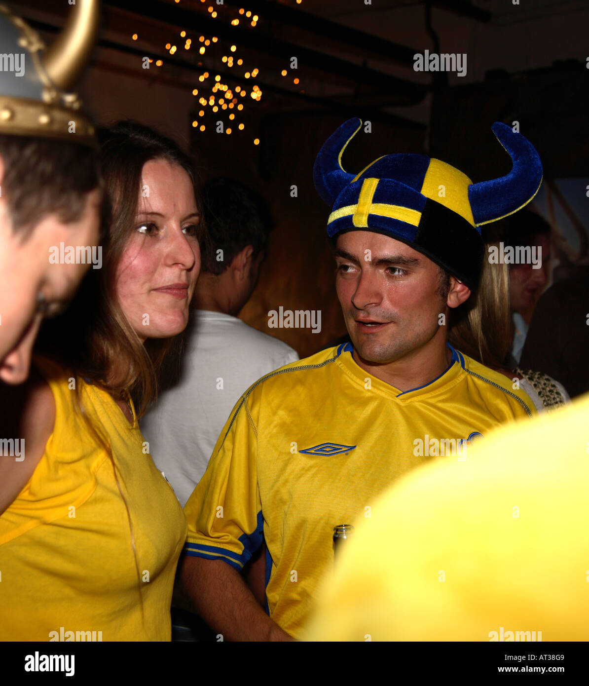 Swedish fans commisération après match d'ouverture contre Trinité-et-Tobago se termine moins de but, Coupe du Monde 2006, le Nordic Bar, Londres Banque D'Images