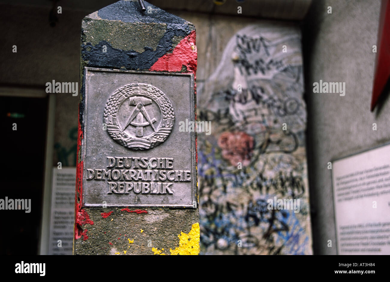 Mur de Berlin Deutsche Demokratische Republik signer la Friedrichstrasse Berlin Allemagne Banque D'Images