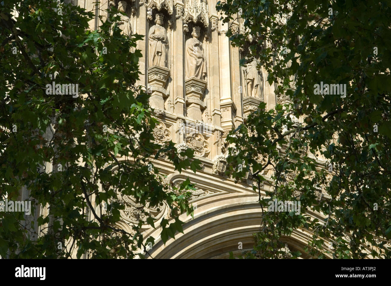 Chambre des lords du Parlement de Westminster à Londres Angleterre détails arbres uk Banque D'Images