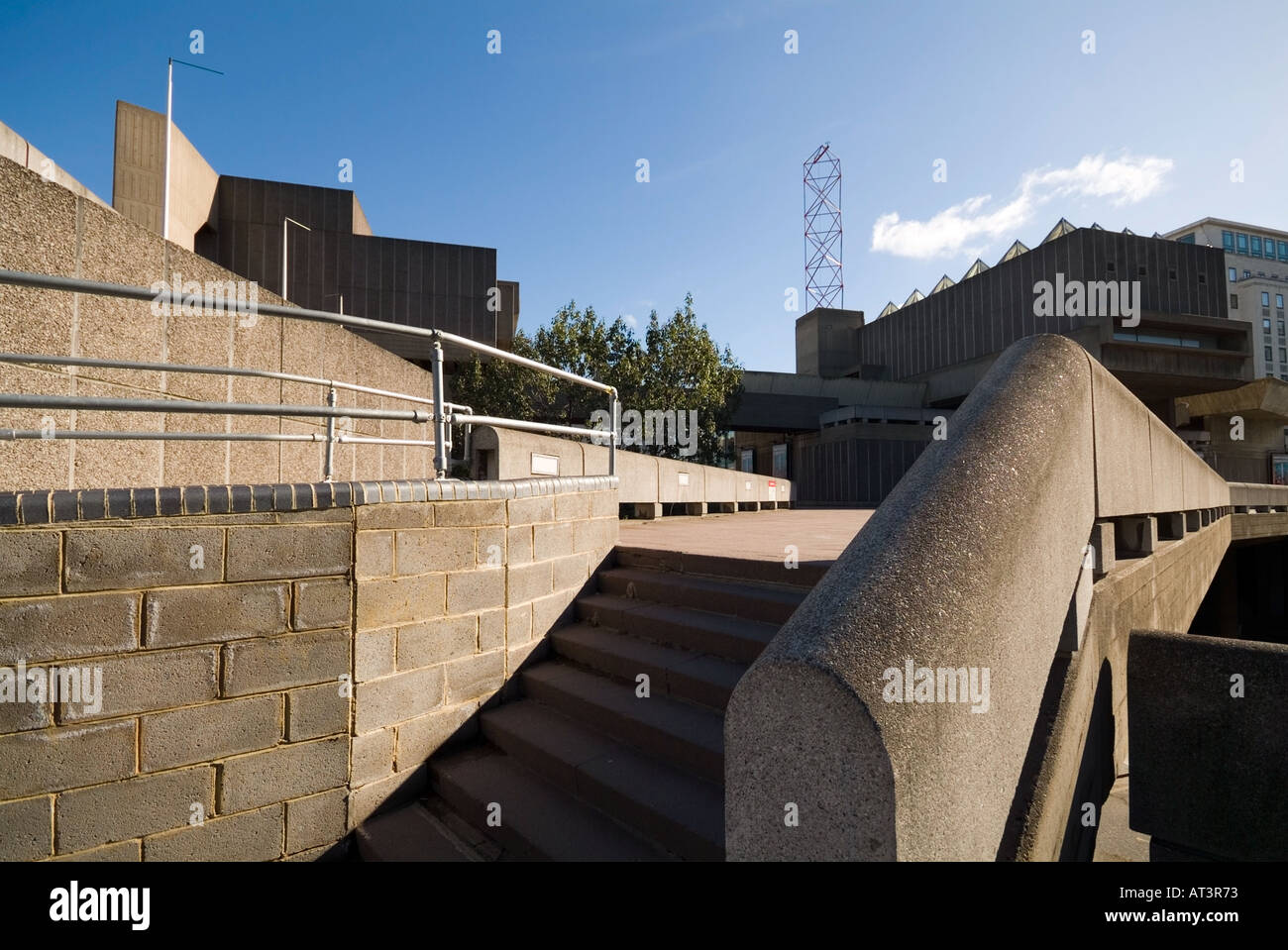 La Hayward Gallery sur la rive sud de la Tamise Banque D'Images