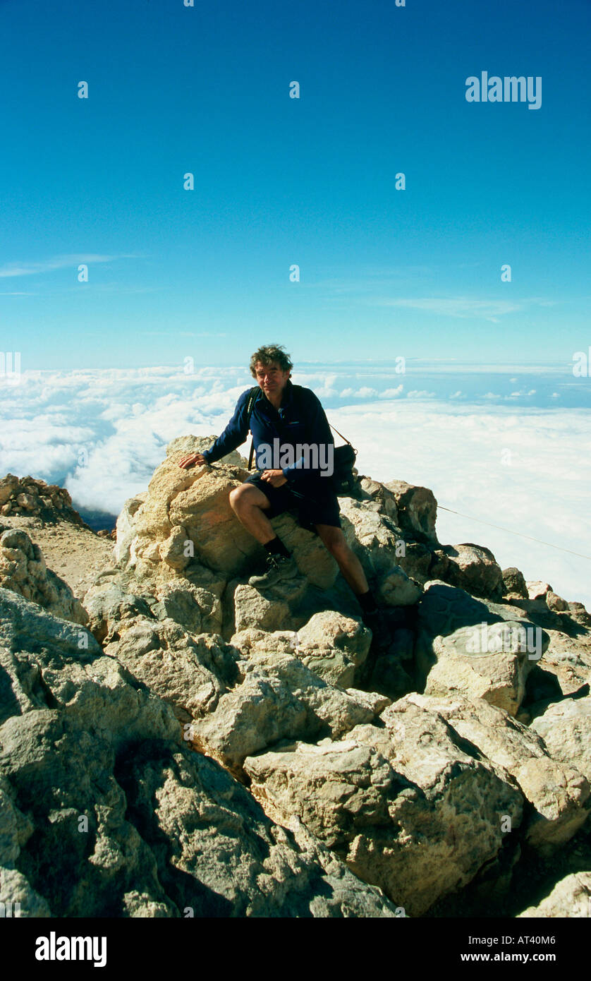 Nick Haslam sur le sommet du mont Teide Parque Nacional del Teide Tenerife Banque D'Images