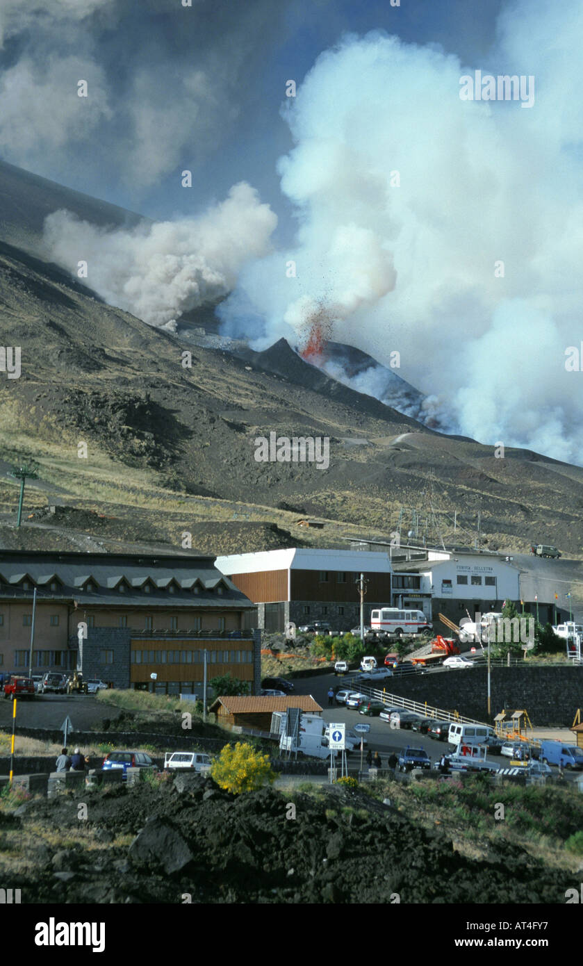 Volcano 2001 Volcano etna eruption 2001 Banque de photographies et d’images à haute ...