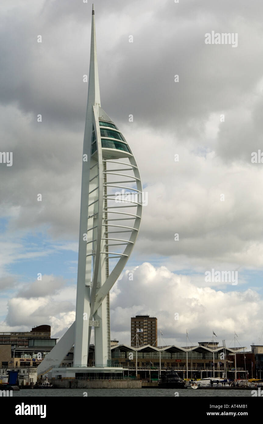 Spinnaker Tower, Portsmouth Quays Frao des armes à feu Banque D'Images