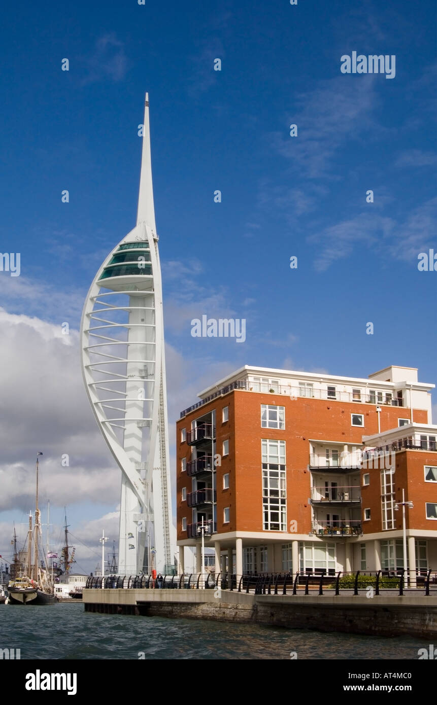 Spinnaker Tower, Portsmouth Quays Frao des armes à feu Banque D'Images