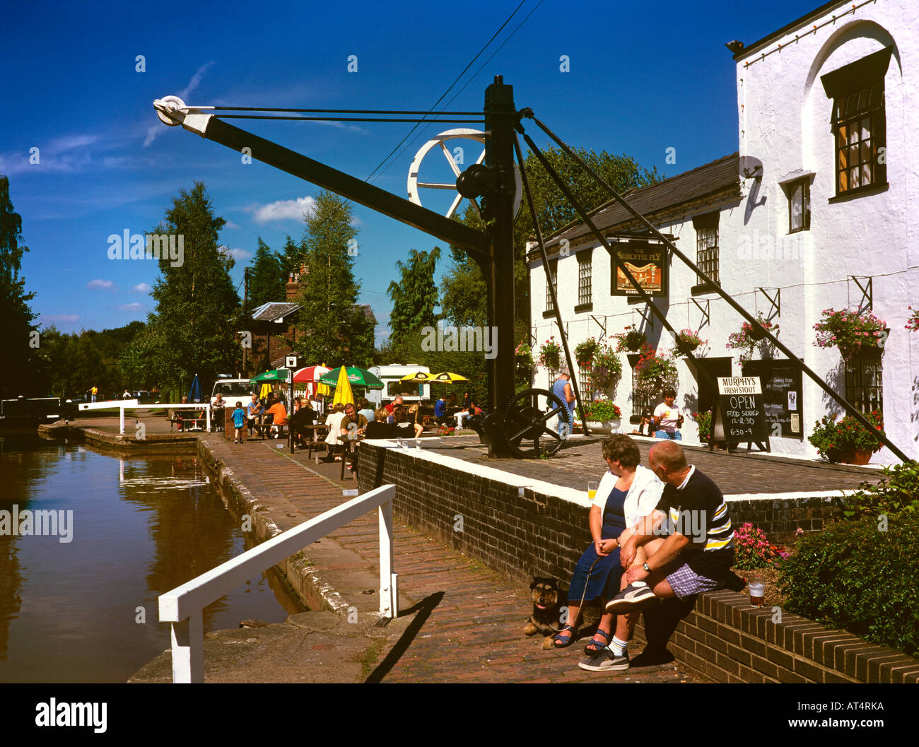 Le Shroppy Audlem Cheshire UK Fly pub sur le Shropshire Union Canal Banque D'Images