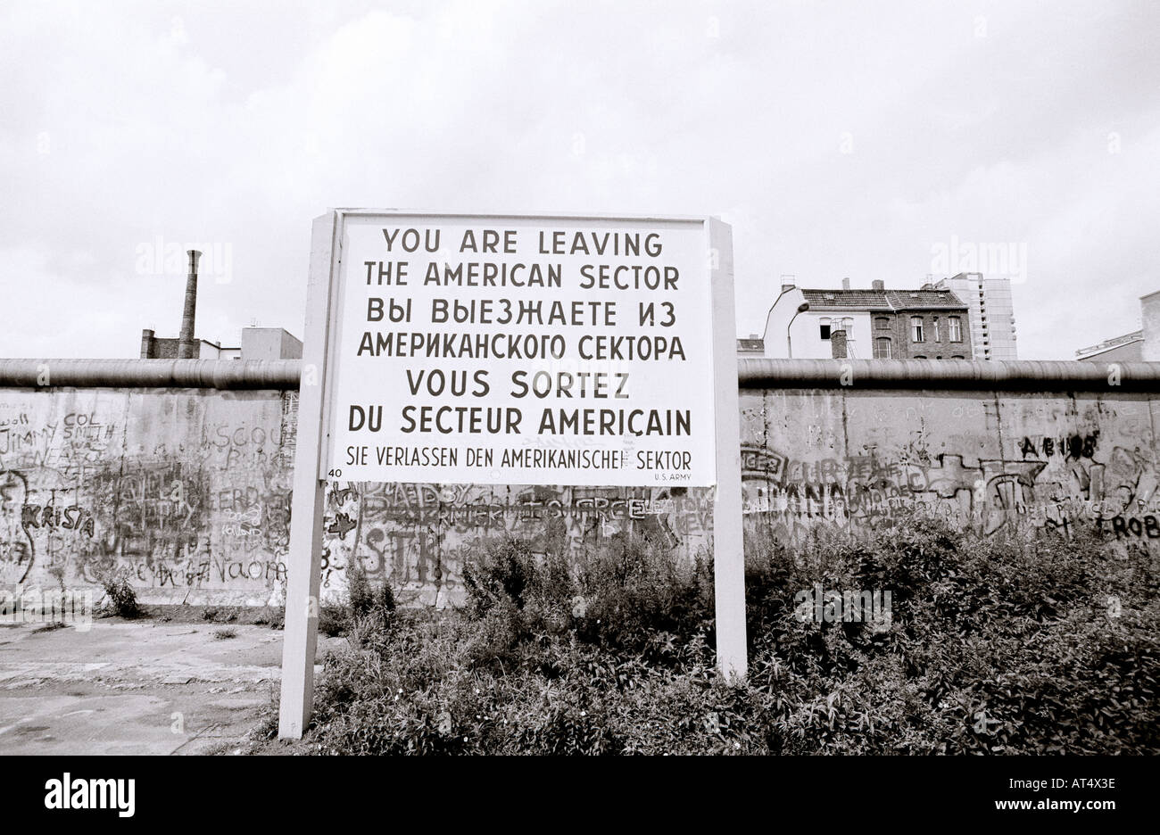 L'histoire de l'Europe. Le secteur américain de l'historique mur de Berlin dans l'ouest de Berlin en Allemagne en Europe durant la guerre froide. Banque D'Images