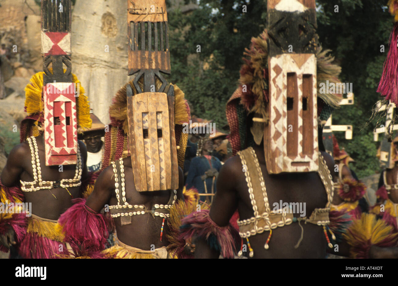 Les danseurs Dogon masqué, pays dogon, Mali, Afrique de l'Ouest Banque D'Images