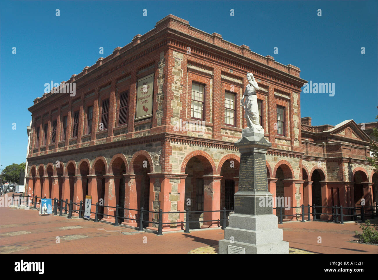 De l'extérieur le Port Adelaide Centre d'information touristique et à la mémoire des travailleurs Port Adélaïde, Black Diamond Corner, Port Adelaide, Australie du Sud Banque D'Images