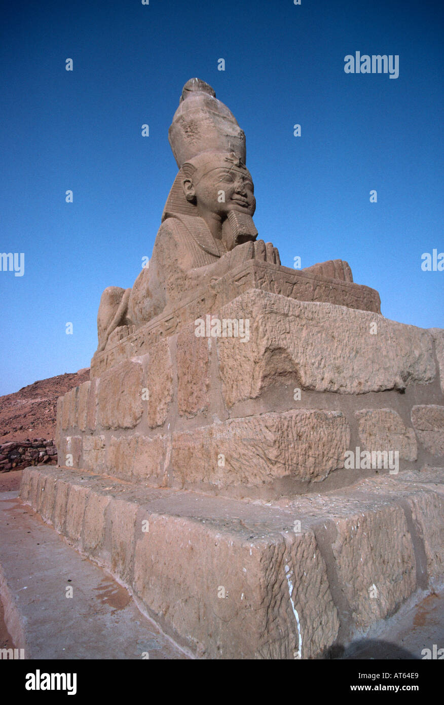 Un sphinx. Wadi al-sebua, nouvelle sebua, Haute Egypte, Egypte. un sphinx de Wadi al-sebua en Égypte. Haute Egypte / Nubie, Egypte. un sphinx de Wadi al-sebua en Égypte. Banque D'Images