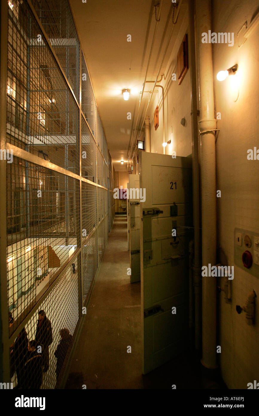 Plancher de la cellule dans une prison dans l'immeuble du ministère de la sécurité publique (la MfS, la sécurité de l'état service) Dresden Banque D'Images