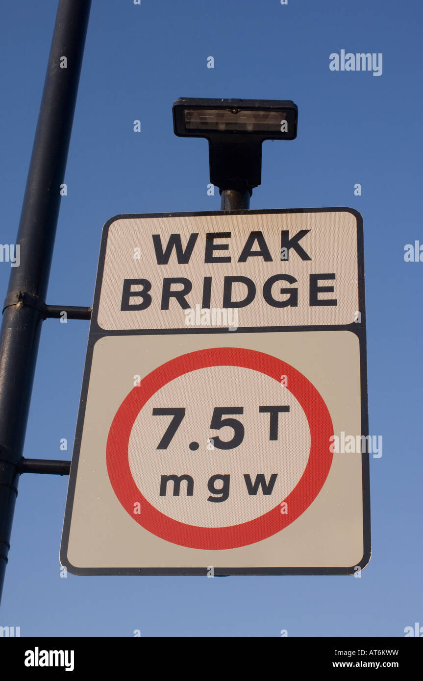 Faible Pont Sign in fr Banque D'Images