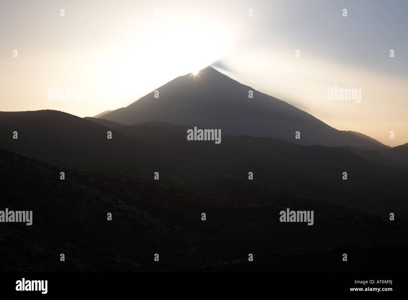 La temporisation sur le mont Teide avec ombre lumière sur tempête sur la montagne el Teide tenerife espagne Banque D'Images