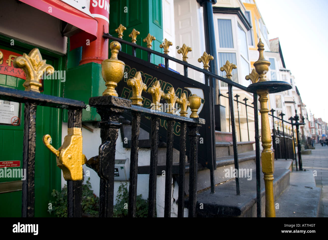 Garde-corps en fonte de style victorien à l'extérieur chambre North Parade Aberystwyth Wales UK Banque D'Images