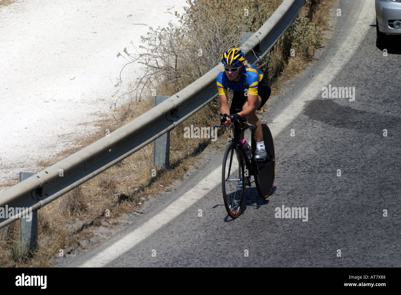 Susanne Ljungskog cycliste femmes suédoise sur le temps de cours d'essai le long de la côte de la route d'Athènes Jeux Olympiques d'Athènes 2004 Banque D'Images