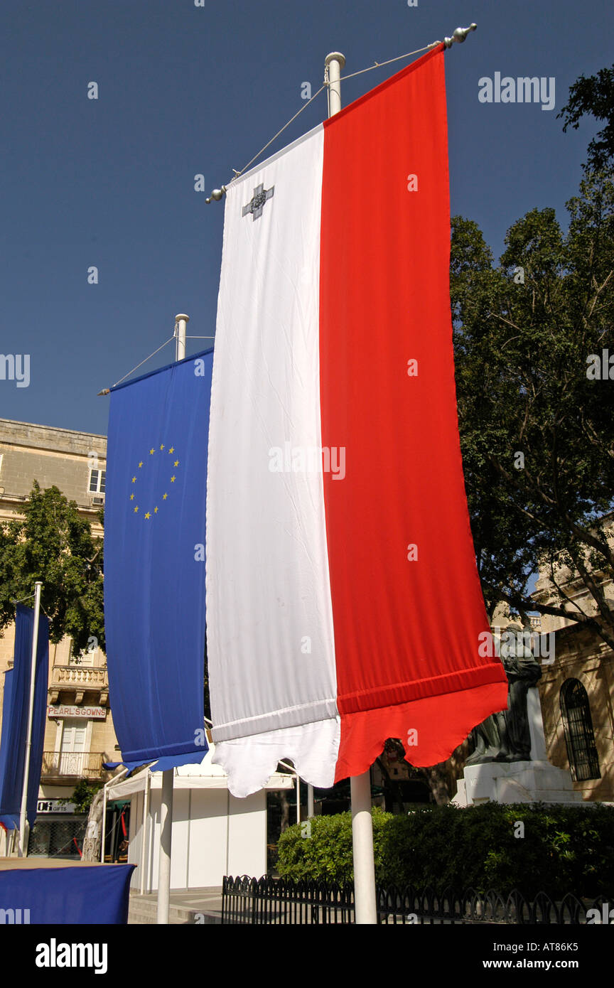 Le maltais et l'Union européenne drapeaux La Valette Malte Banque D'Images