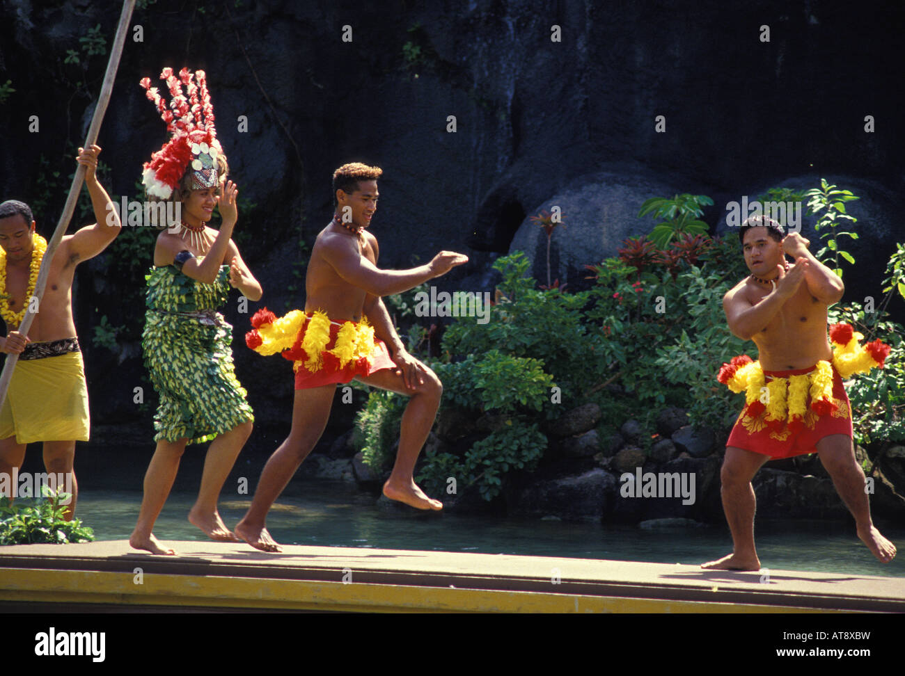 Hawaiian Hula et pratiques au centre culturel polynésien, north shore d'Oahu. Banque D'Images