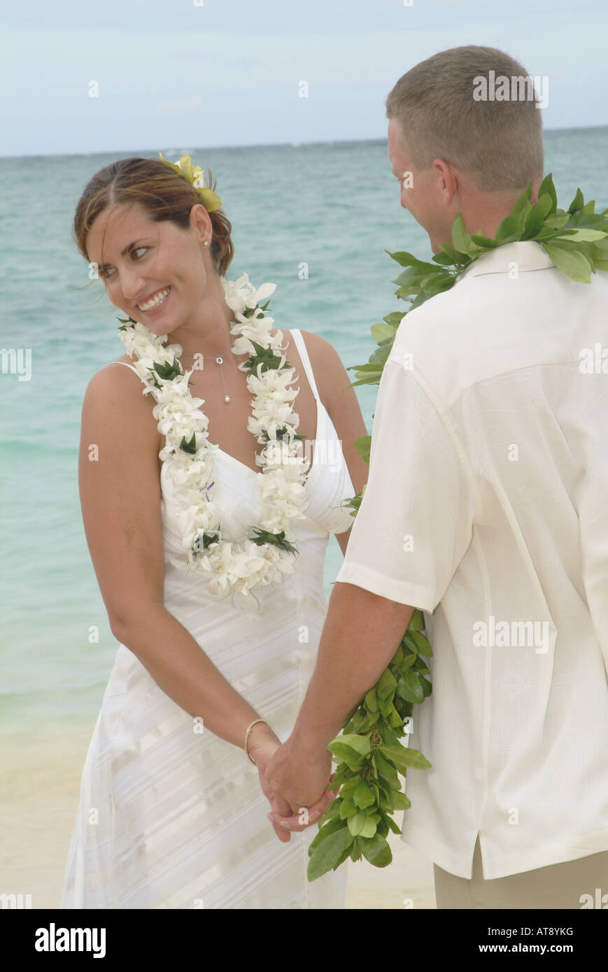 Mariage sur la plage à Hawaii Banque D'Images
