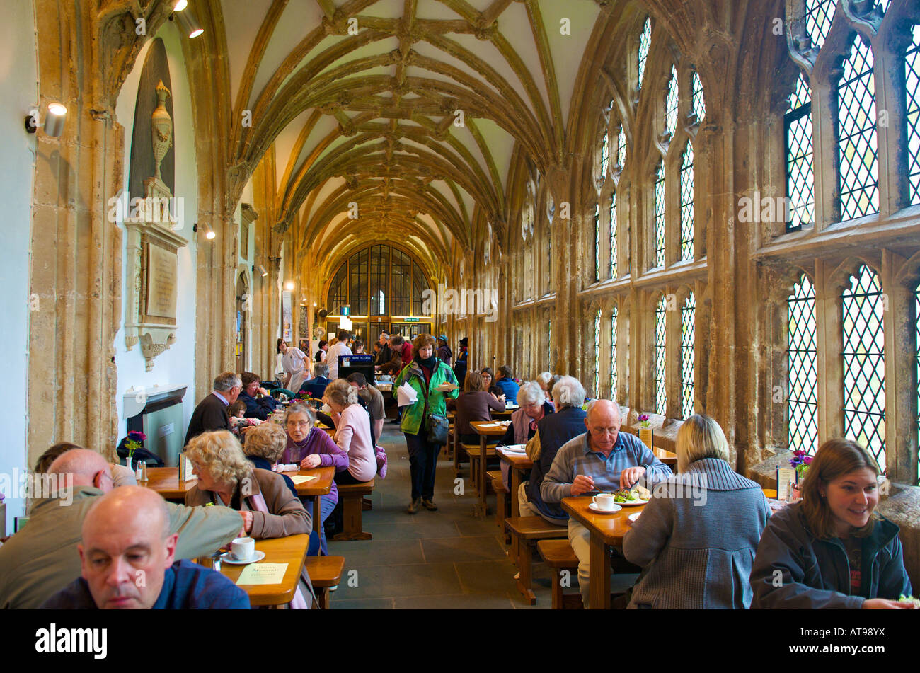 Wells Cathedral et restaurant Banque D'Images