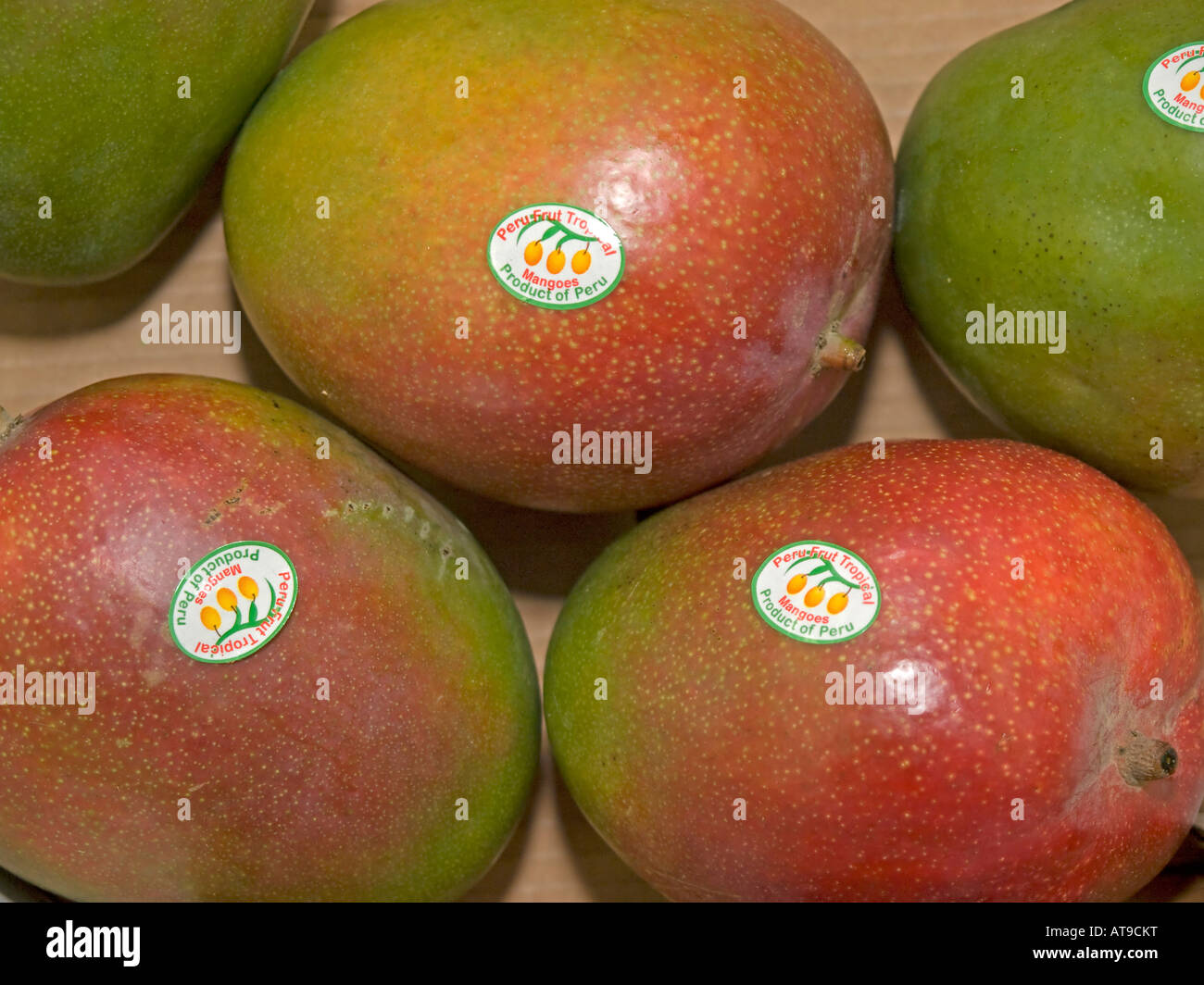 Fruits exotiques mangue du Pérou avec étiquette Photo Stock Alamy — free download