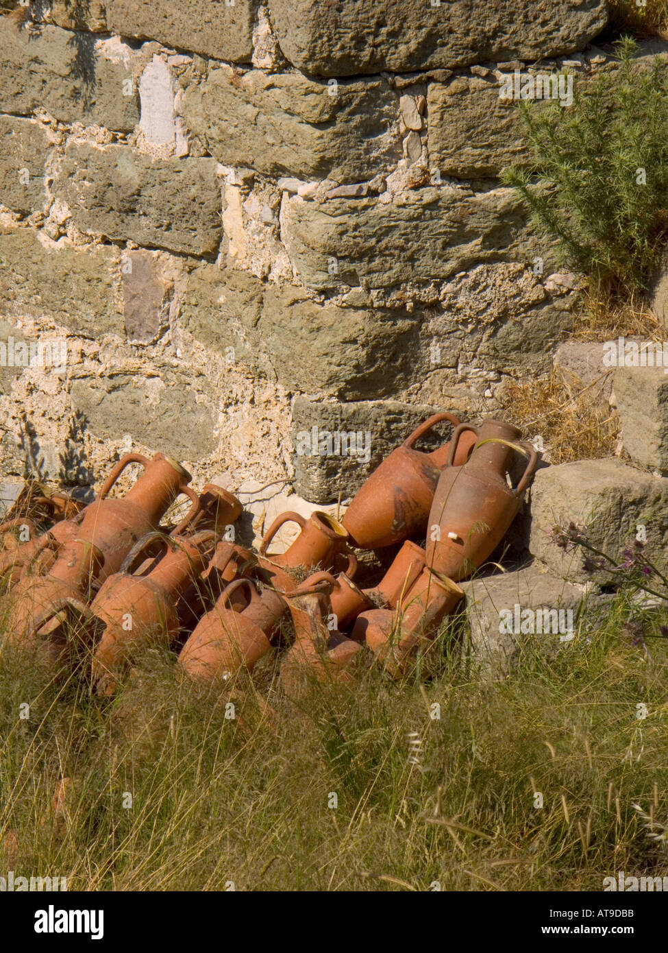 L'amphora moderne jarres de village traditionnel turc potteries vu dans le château de Bodrum Turquie Banque D'Images