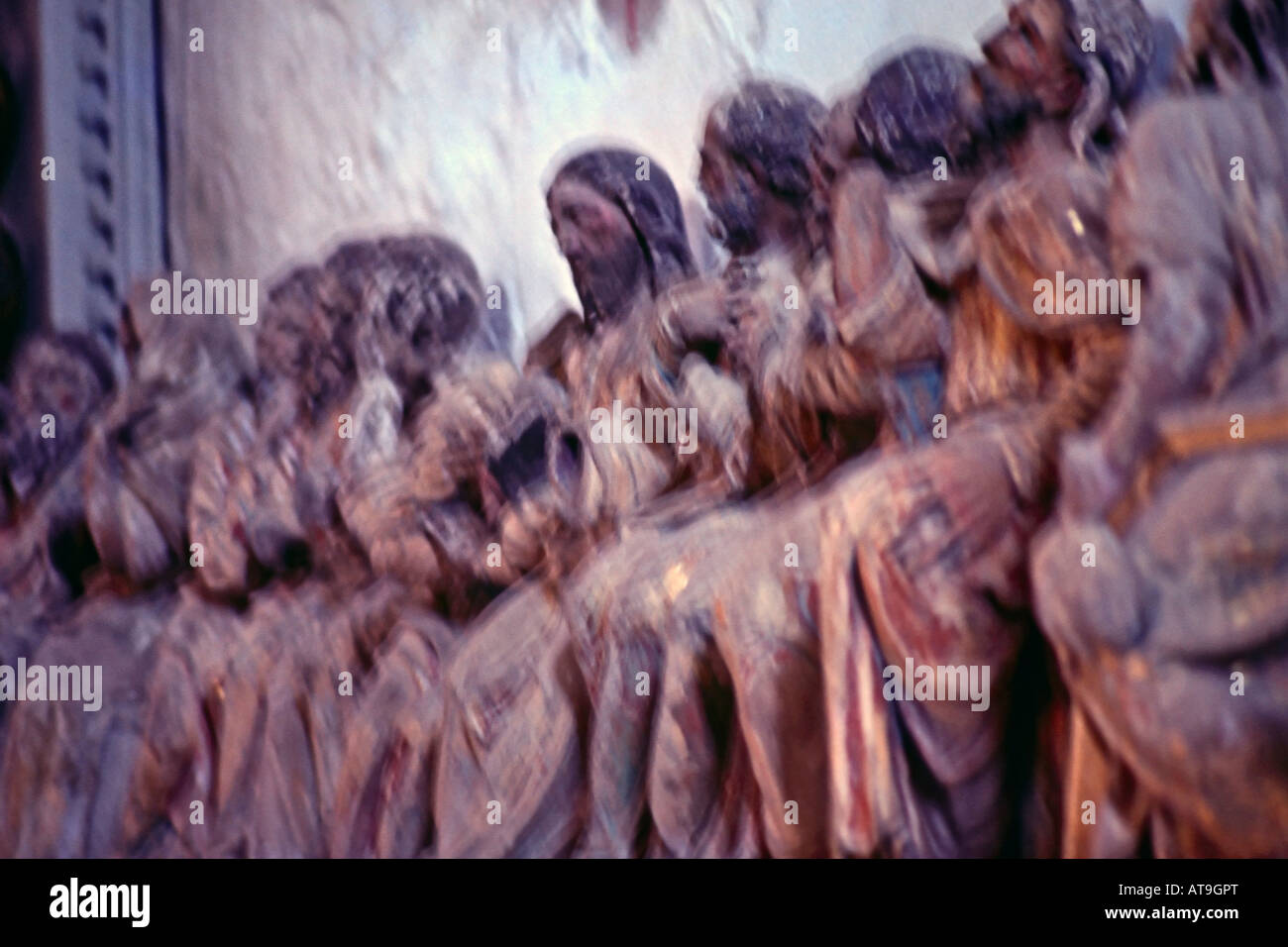 Des statues du Christ et des saints dans une église en Andalousie Espagne Banque D'Images