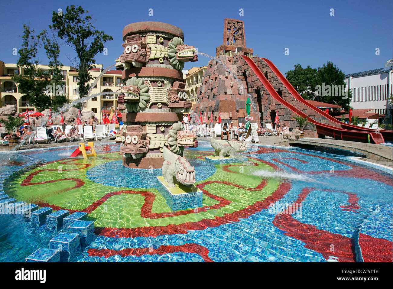 La Bulgarie hôtel Kuban Sunny Beach Aqua park land cri Cri Cri toboggan  heureux enthousiasme insouciant amusement rire exubérant Photo Stock - Alamy