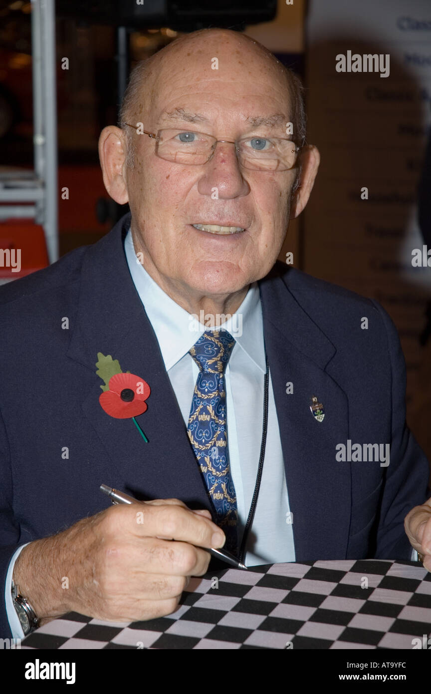 Sir Stirling Moss, signe des autographes au Classic Show 2005, NEC de Birmingham. Banque D'Images