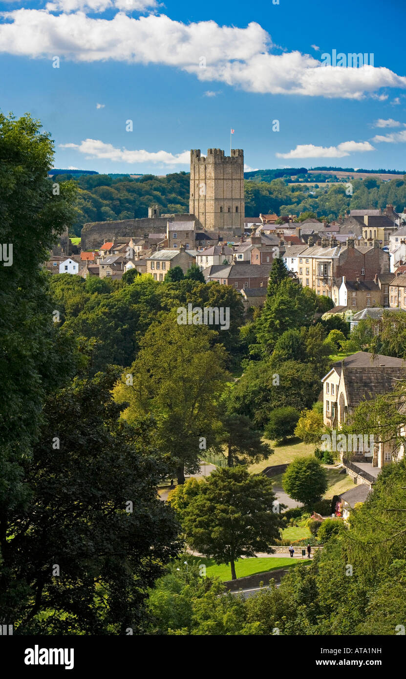 Ville de Richmond et le château de Maison Dieu North Yorkshire Angleterre Banque D'Images