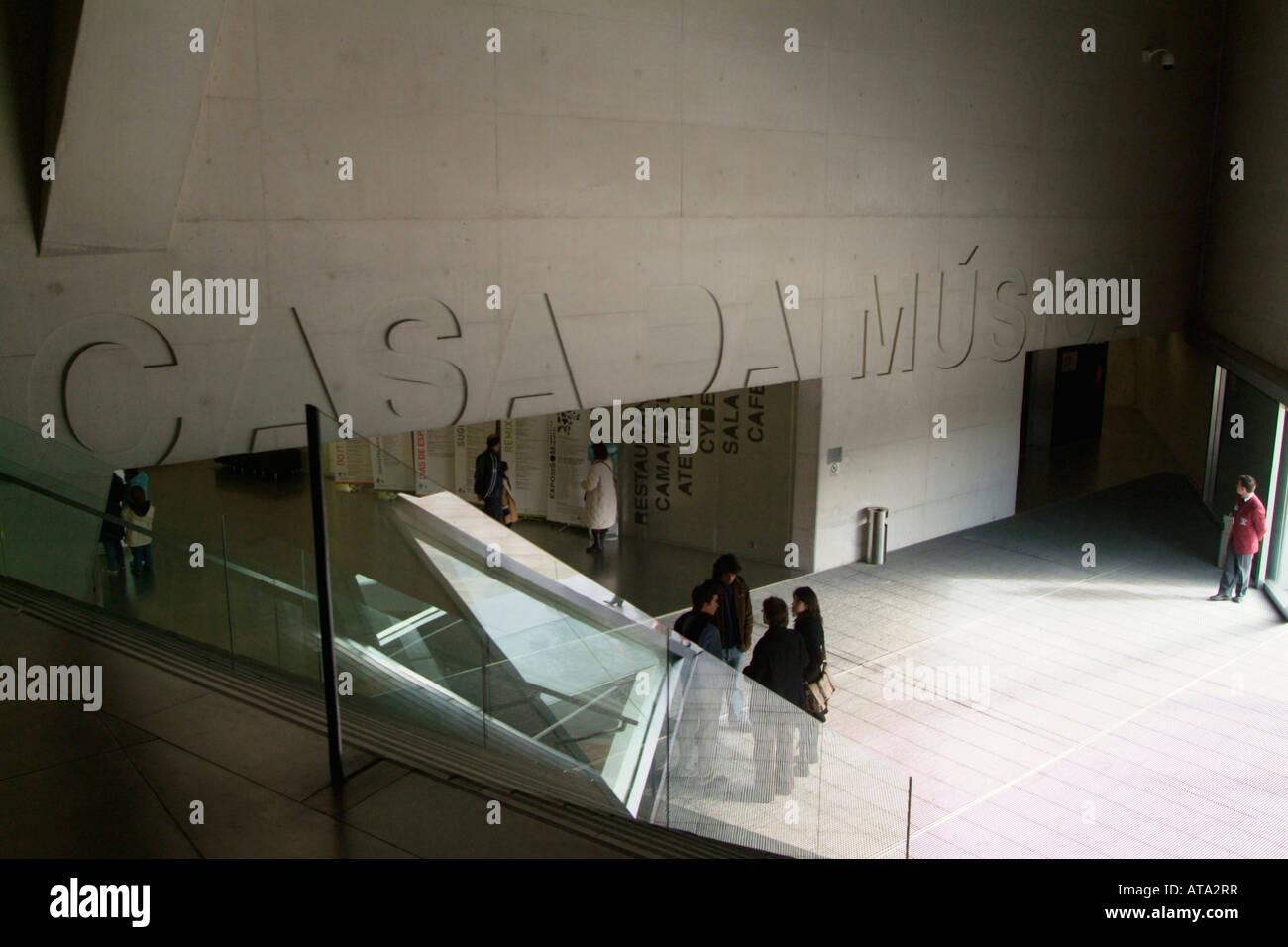 Casa da Musica de Porto conçu par l'architecte néerlandais Rem Koolhaas Banque D'Images