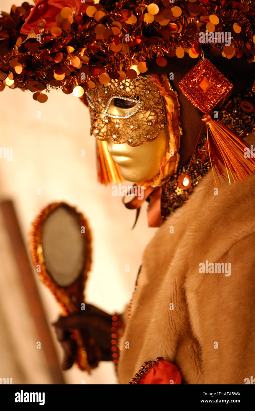 Masque de carnaval Venise costume et miroir décoratif Festival Banque D'Images
