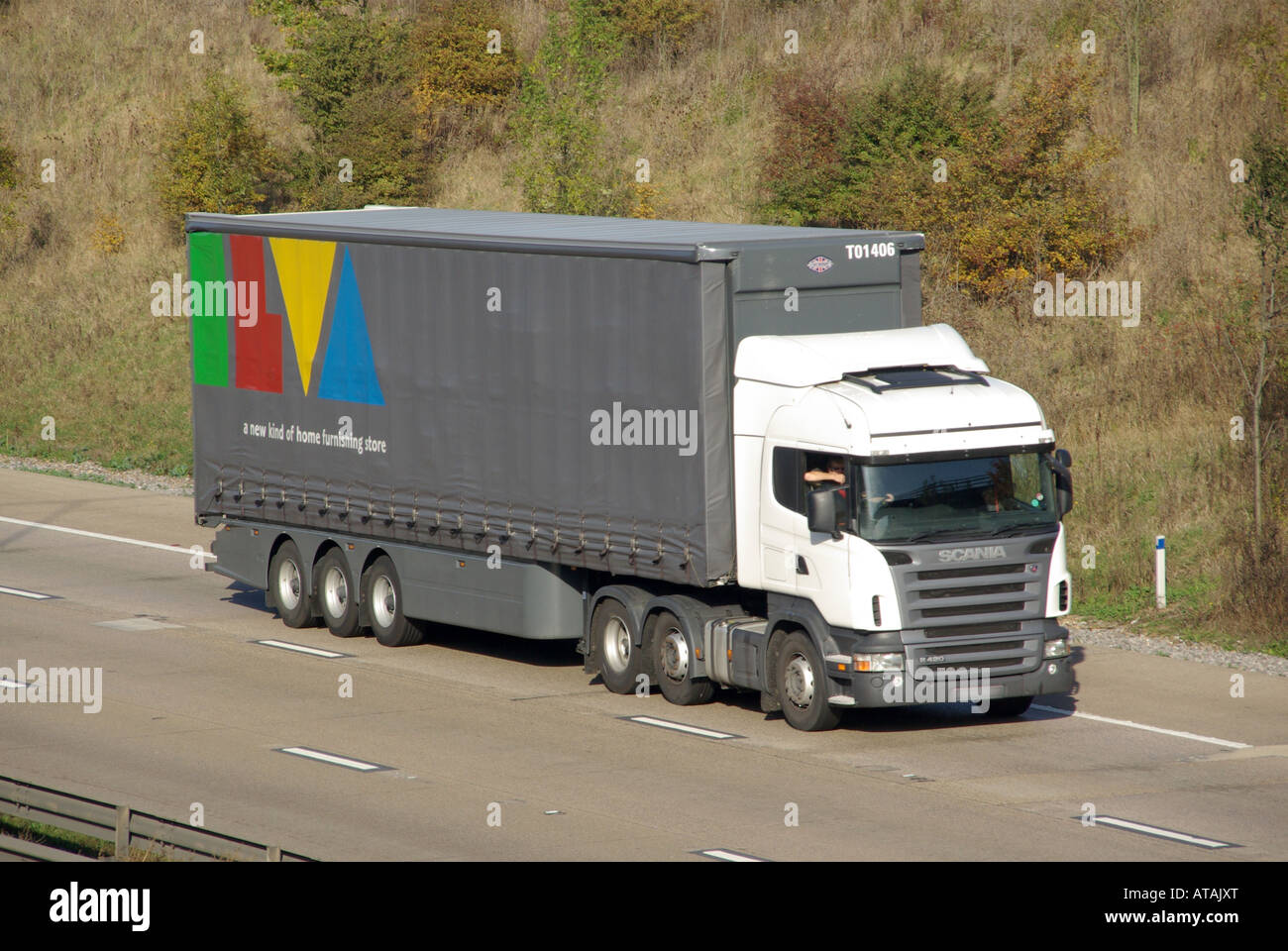 M25 livraison Ilva et remorque camion Scania Banque D'Images