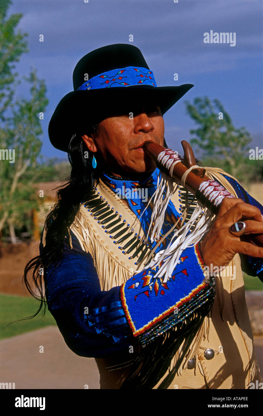 Allenroy Paquin, Native American Indian, Amérindiens, artiste, musicien, jouant de la flûte, joueur de flûte, flûtiste, flûtiste, New Mexico, United States Banque D'Images