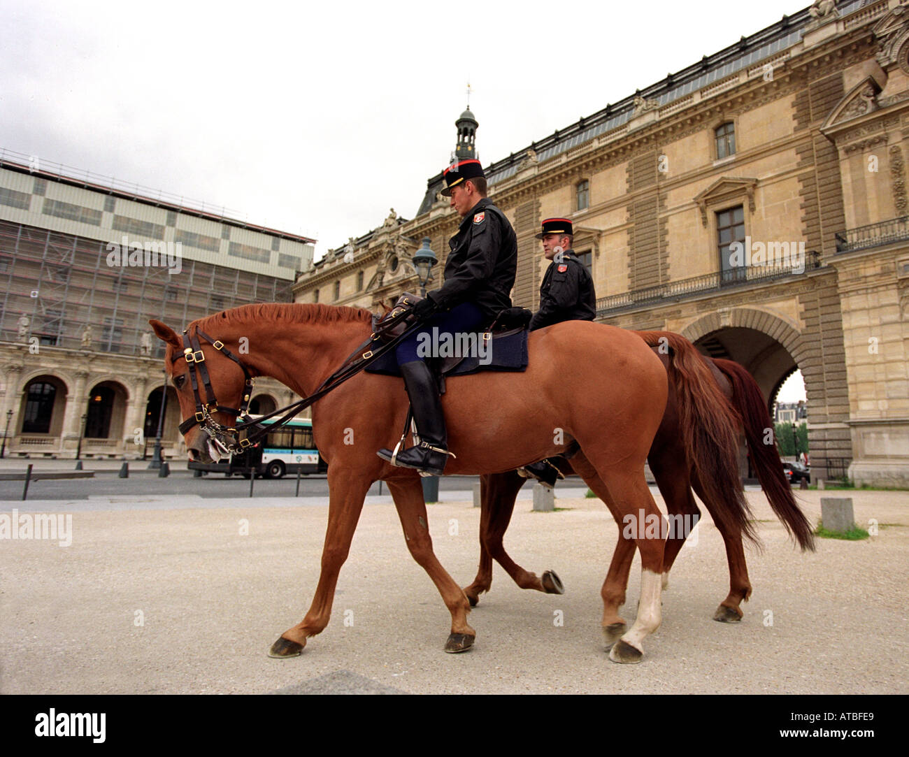 Canada ou les gendarmes en patrouille à Paris France Banque D'Images
