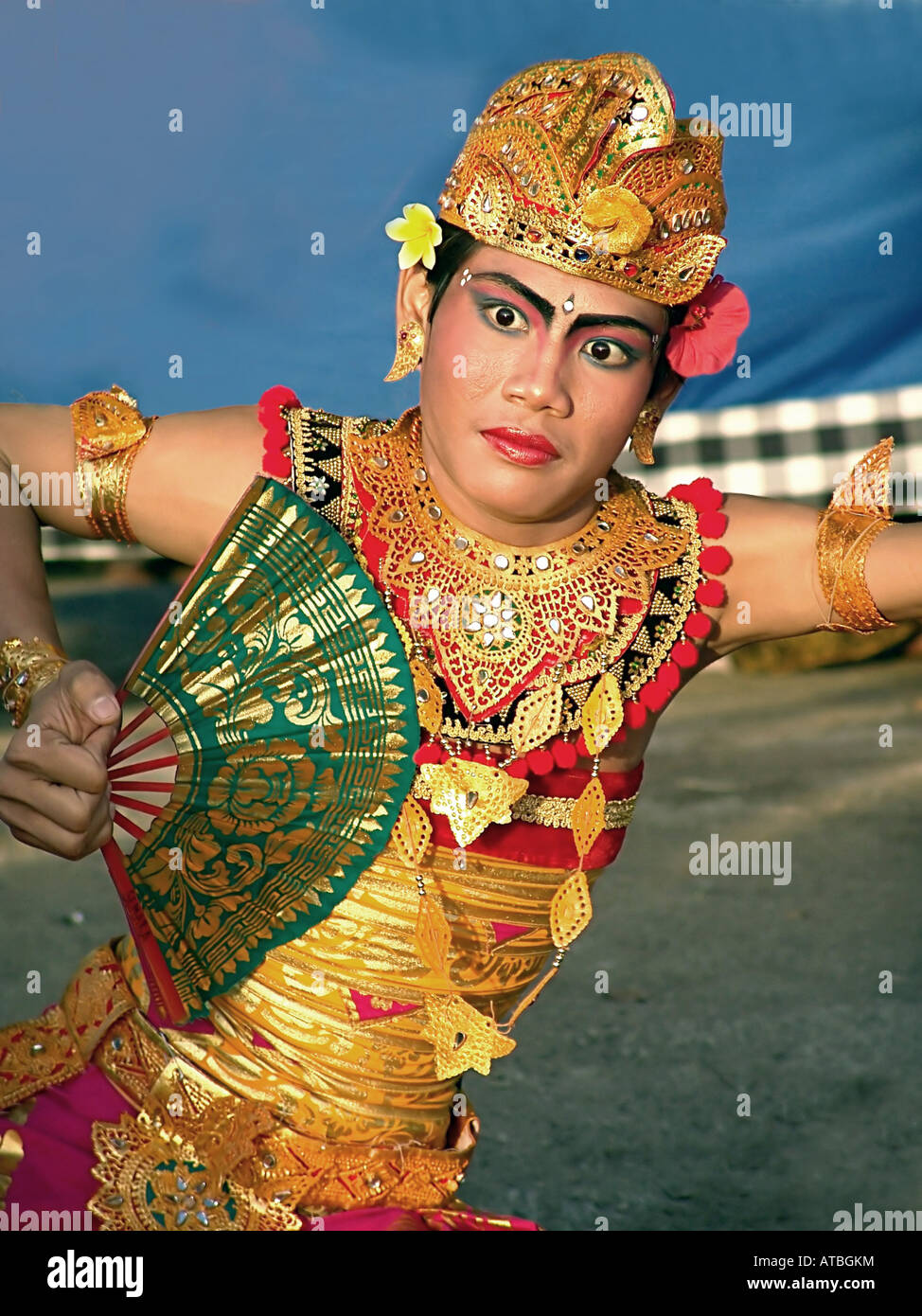 Danseur traditionnel balinais pendant sa performance à Bali, Bali Banque D'Images