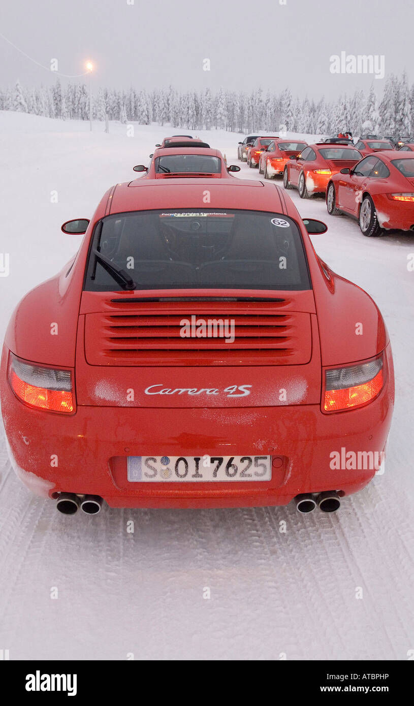 Formation en conduite Porsche au Camp 4 de la Porsche Travel Club, Laponie, Finlande Banque D'Images