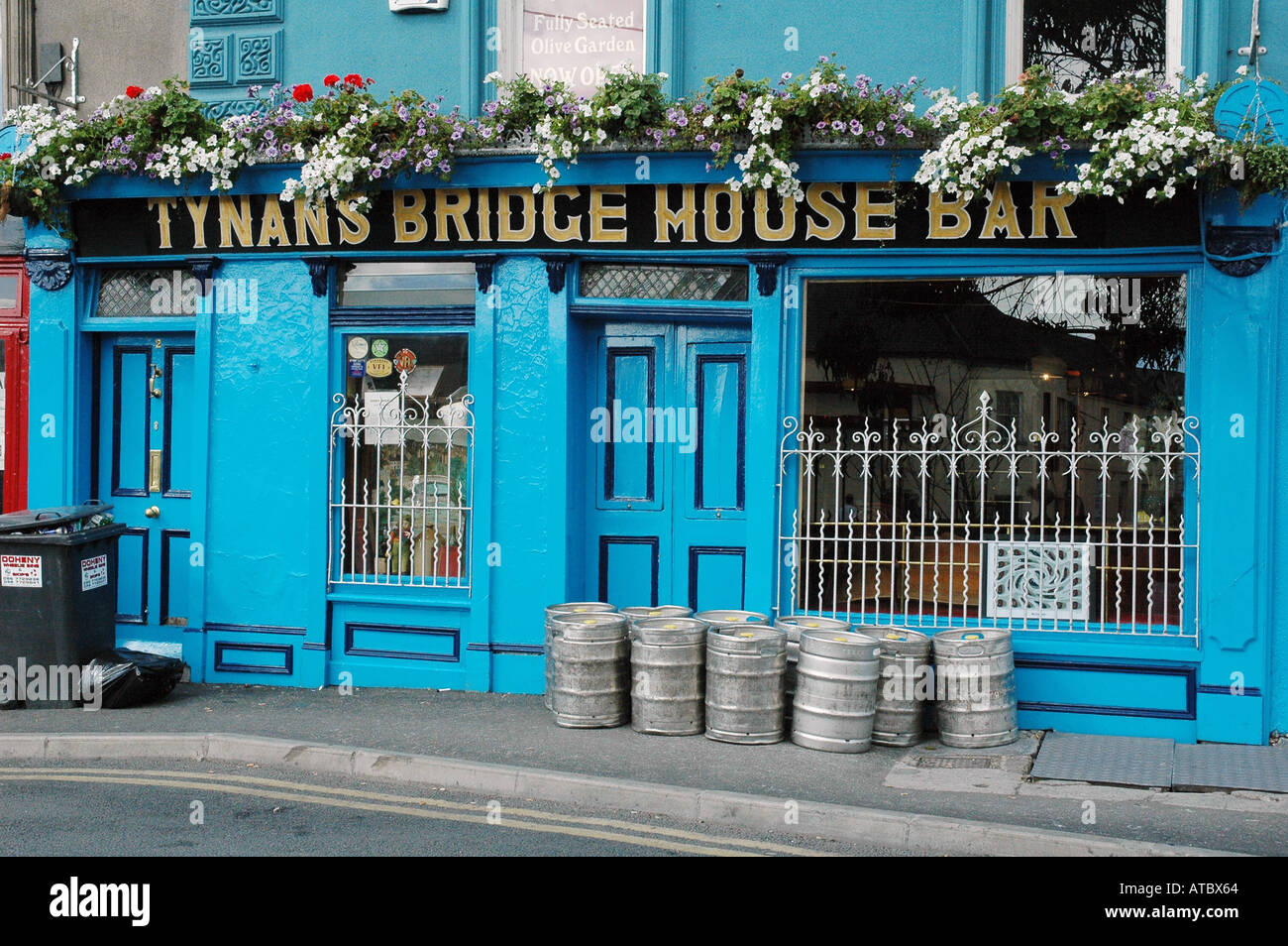 Tynans -Un pub populaire dans la ville de Kilkenny Irlande Banque D'Images