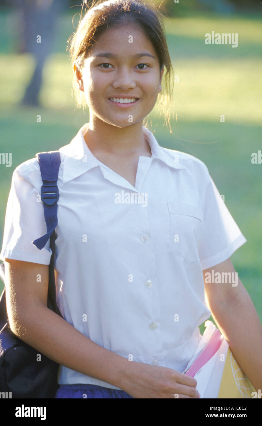 Brisbane Qld Australie 14 yr old Filipina girl portrait de l'école australienne Banque D'Images