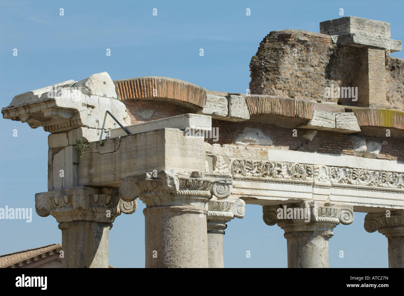 Détail de Temple de Saturne dans le Forum, Rome, Italie Banque D'Images
