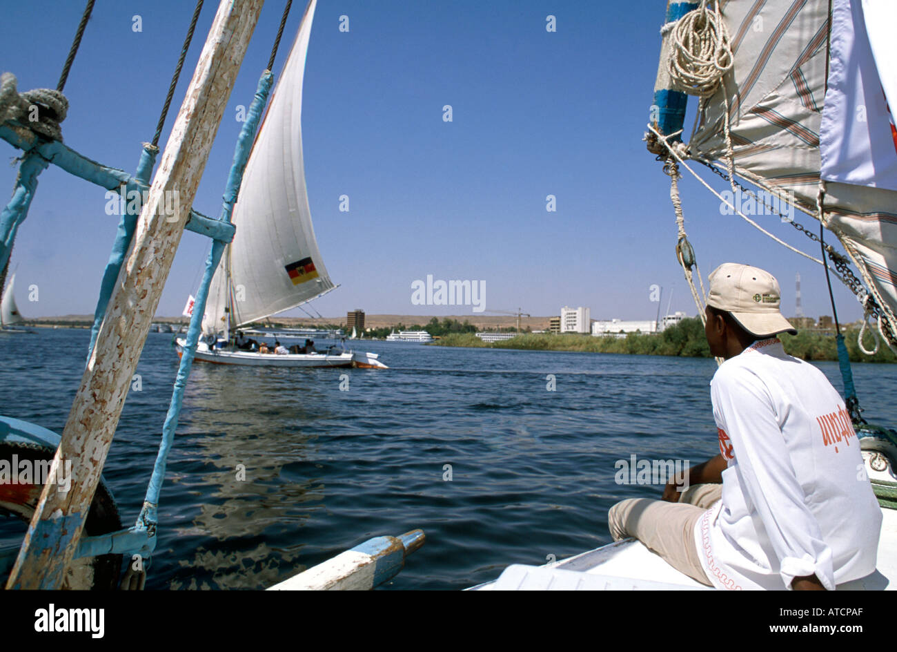 Felouque traditionnelle sur le Nil Egypte Banque D'Images