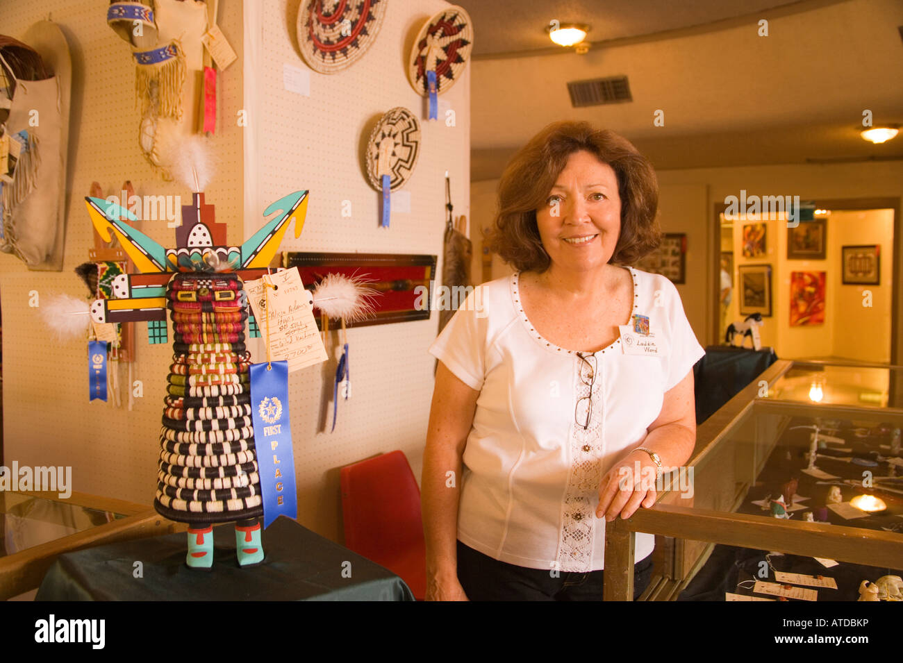 L'exposition-concours travailler dans le hall principal Inter Tribal Gallup Gallup de cérémonie indienne Nouveau Mexique Banque D'Images