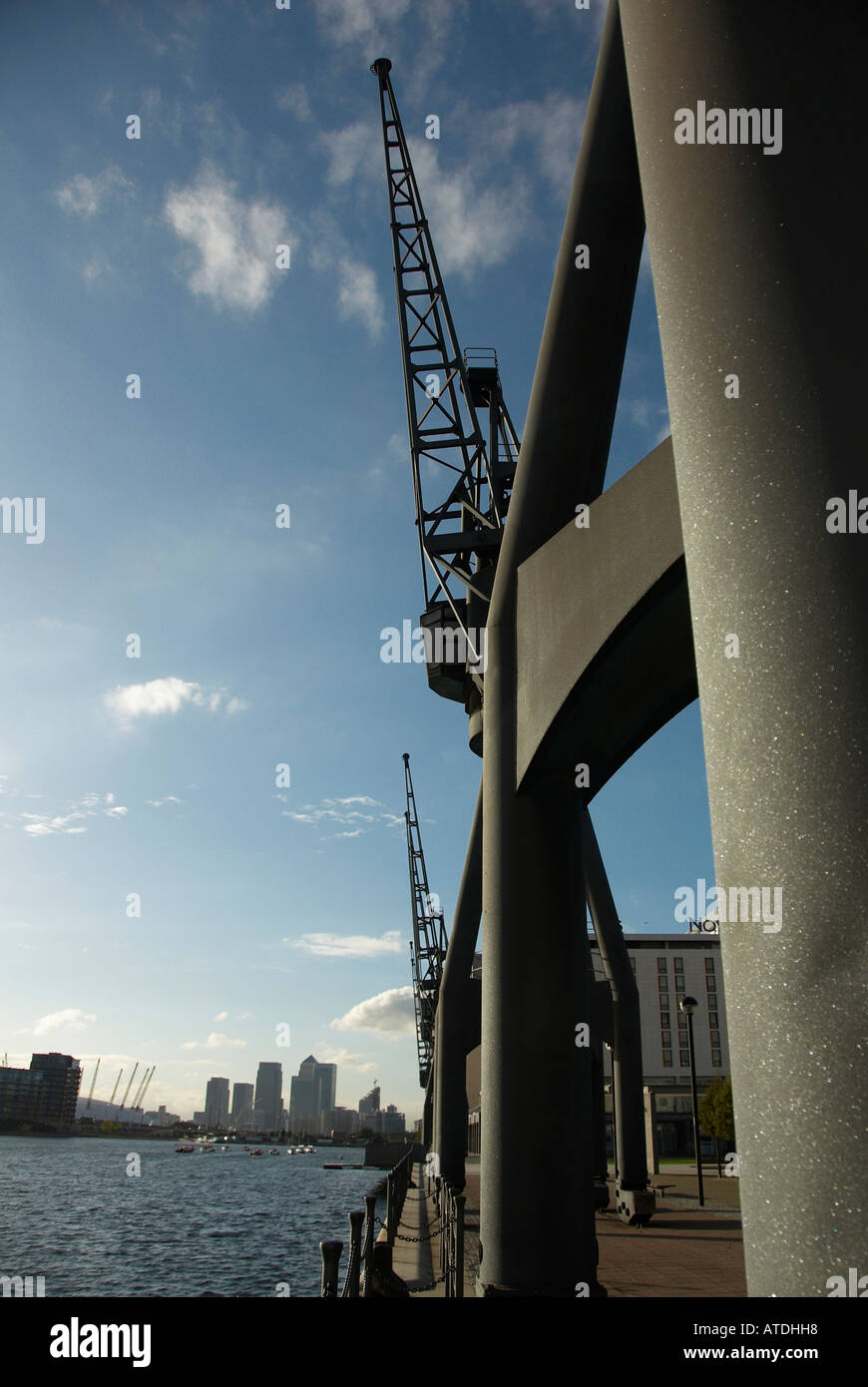 Cranes at Royal Victoria Docks, Londres Banque D'Images