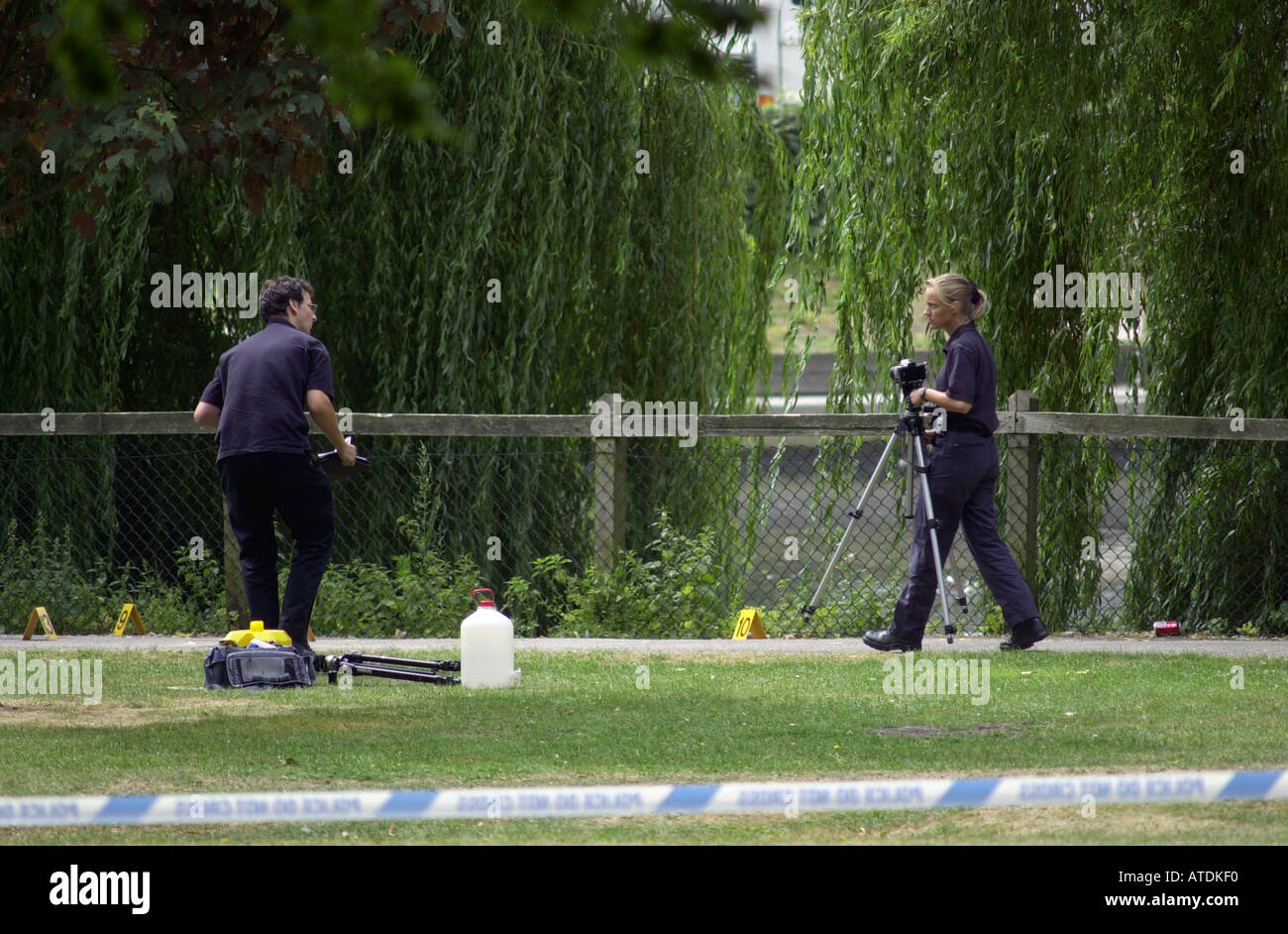 Scène de crime de les préparer pour photographier une scène de meurtre au Royaume-Uni. Photographie par Ian Miles. 07870 597313 Banque D'Images