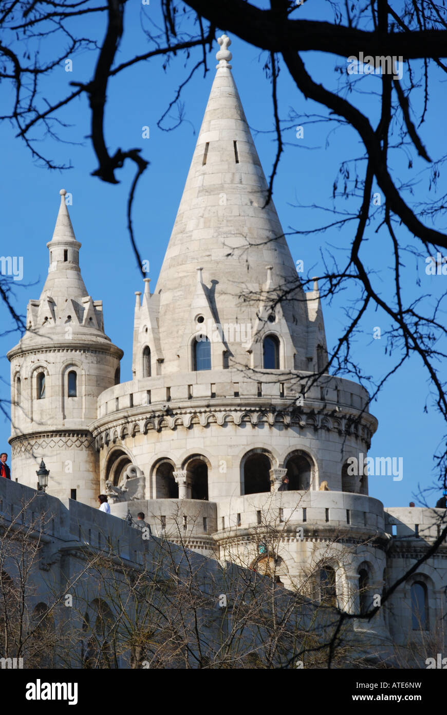 Vue des remparts, du Bastion des Pêcheurs, le quartier du château de Buda, à Budapest, Hongrie Banque D'Images