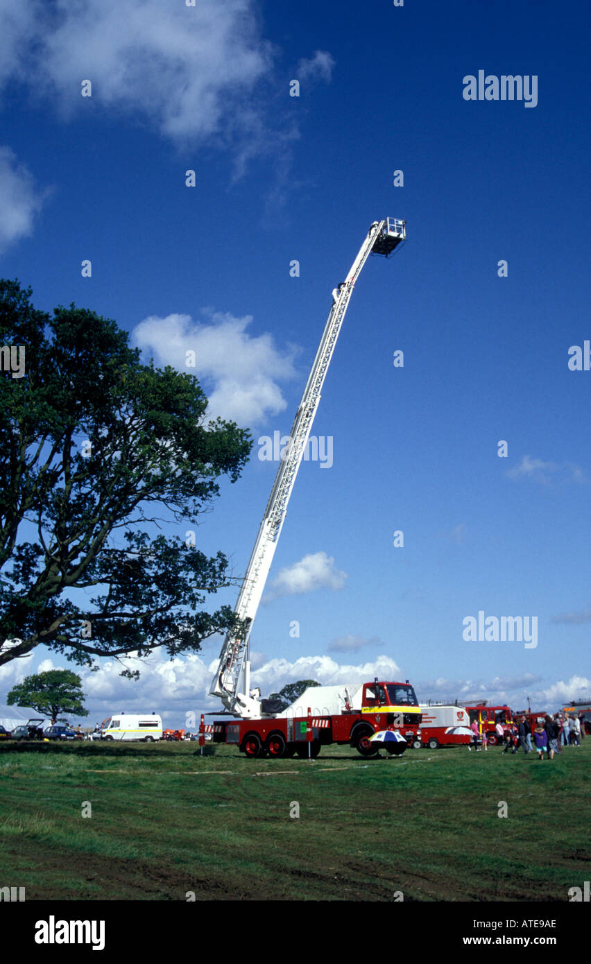 Incendie à un véhicule vintage rally Banque D'Images