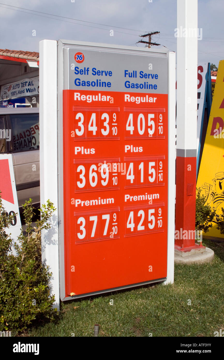 4,00 $ pour la vente de gaz à Beverly Hills, Californie, USA Banque D'Images