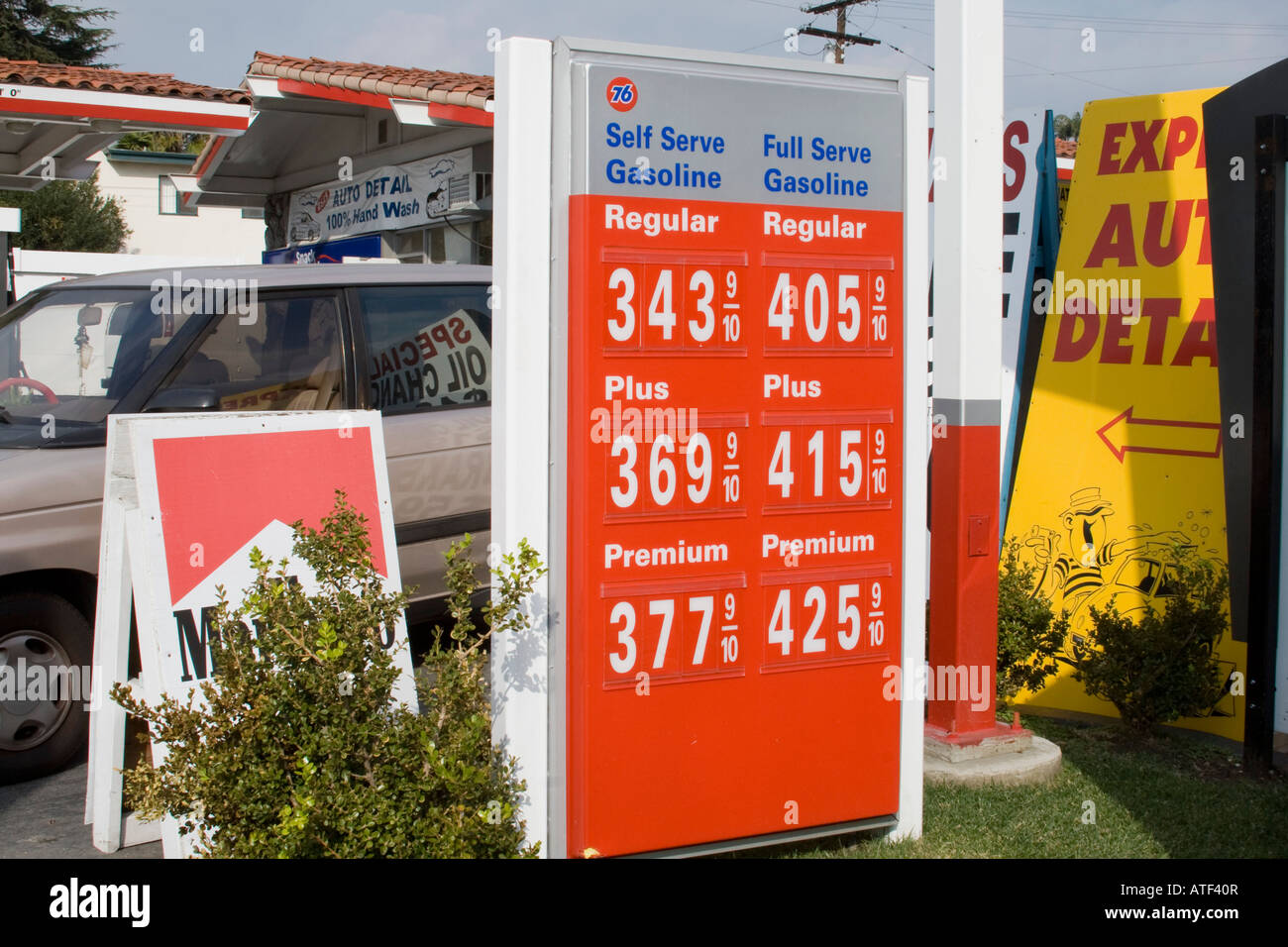 4,00 $ pour la vente de gaz à Beverly Hills, Californie, USA Banque D'Images